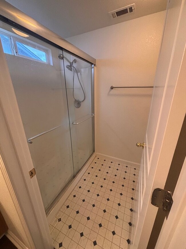 Building Photo - Updated 3 bedroom- 427 Sheep Camp Drive Da...