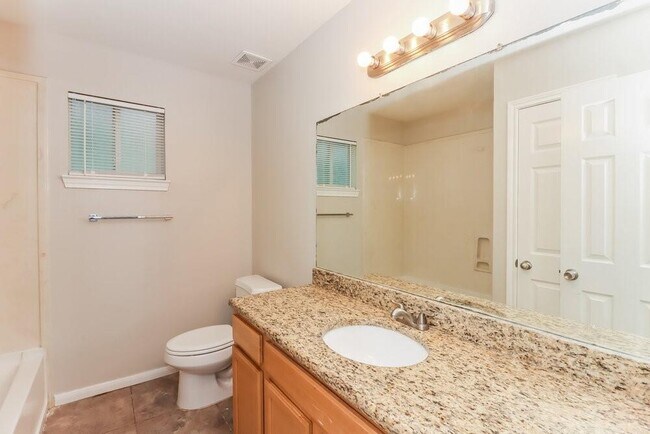 Building Photo - 4906 N Cancun Dr