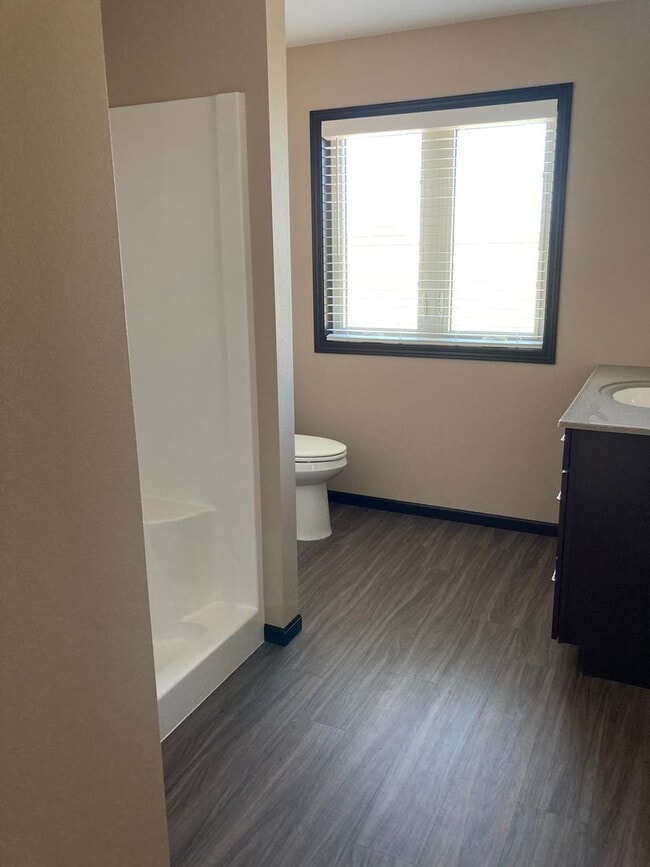 Building Photo - Prairie Bluff Condo
