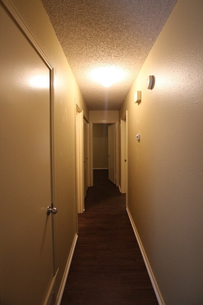 Building Photo - Spacious 2-Bedroom, 2-Bathroom Duplex with...