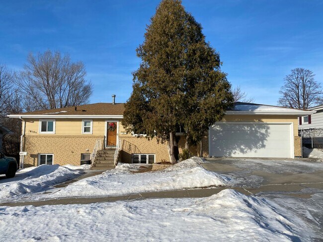 Building Photo - 1810 N 14th St