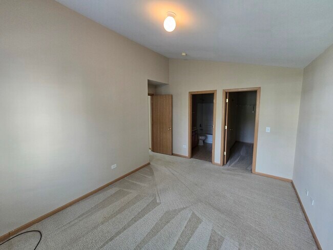 Building Photo - 1531 Silverstone Dr