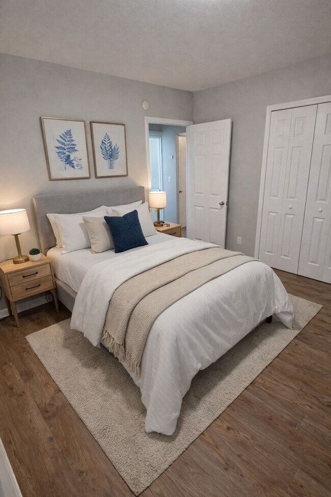 Building Photo - 10682 E Holly Rd