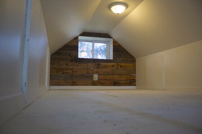 Building Photo - 35 Birdsall St