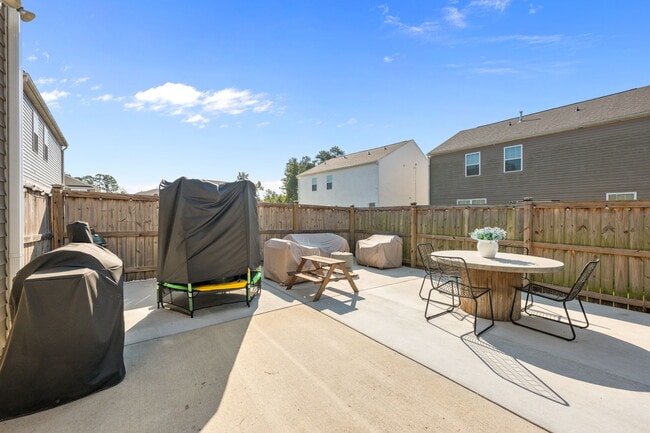 Building Photo - 1012 Kellie Ct