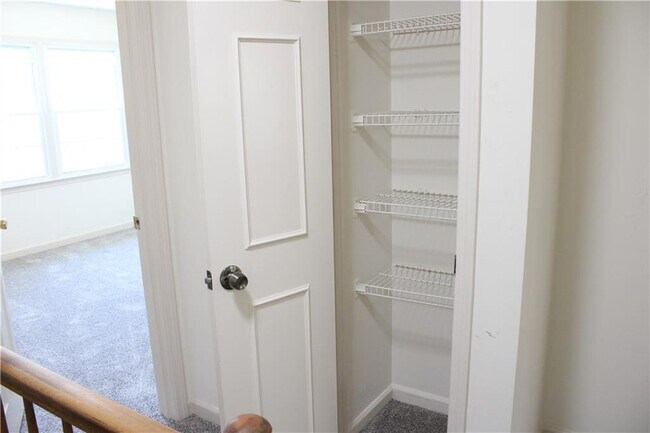 Building Photo - 1235 Sweet Pine Dr