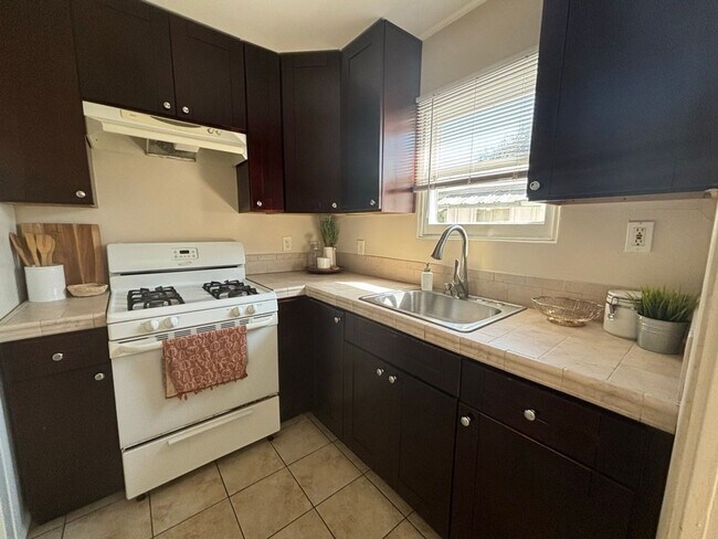 Building Photo - 4172-4176 CHEROKEE AVENUE