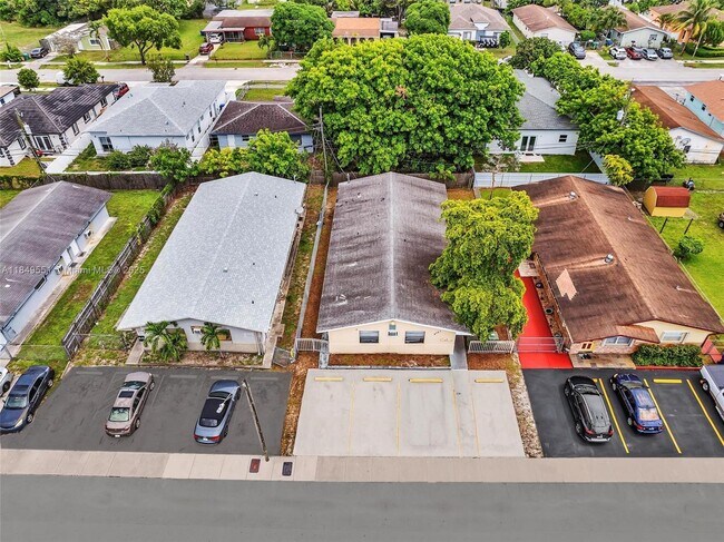 Building Photo - 2751 NW 14th Ct