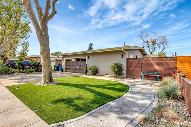 Building Photo - Gorgeous Vibrant Home In Santa Clara