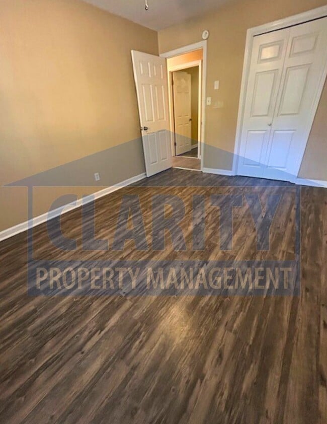 Building Photo - Charming 3 Bedroom, 1 Bath Home with Garag...