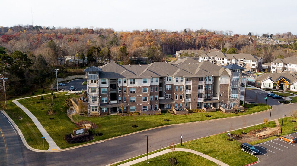Building Photo - 1005 Scenic Loop Way