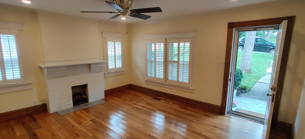 Building Photo - 306 53rd Ave N