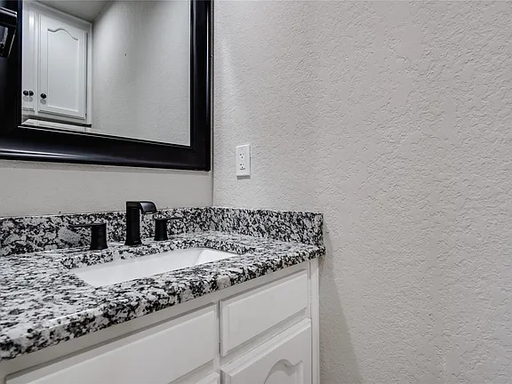 Building Photo - 8966 Hialeah Cir S