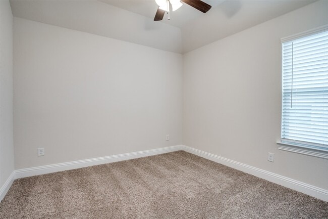 Building Photo - 1304 Wildflower Wy