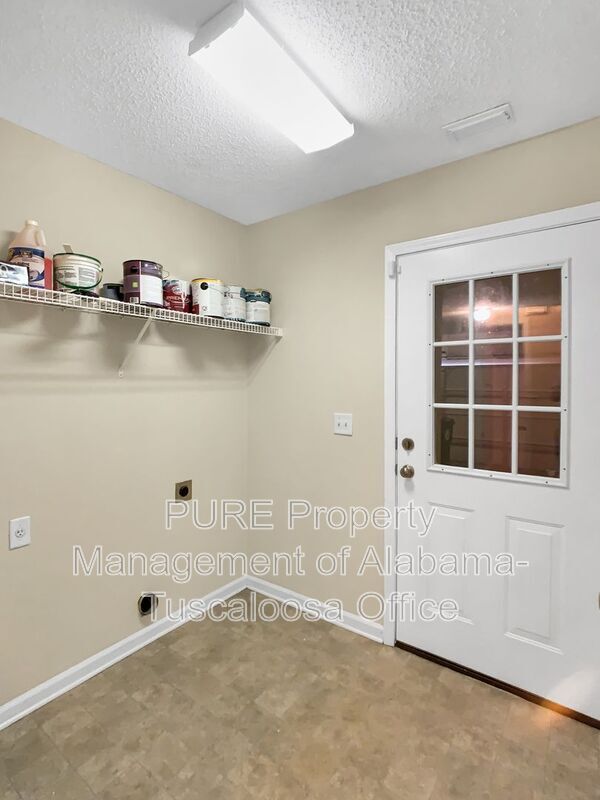 Building Photo - 2613 Willow Ridge Way