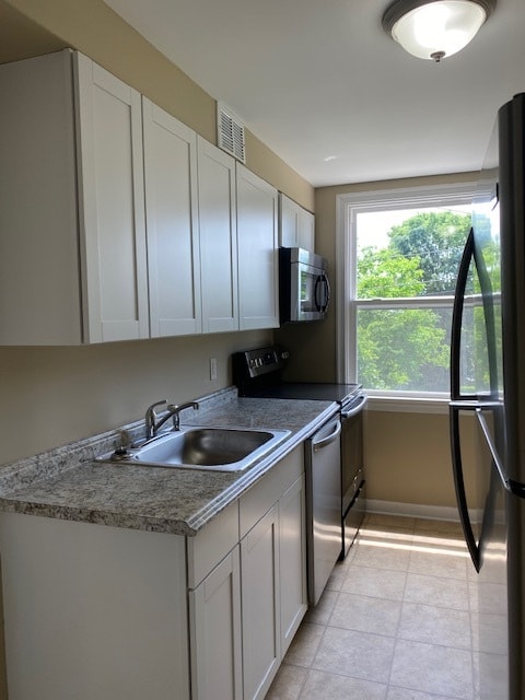 Building Photo - 2447 Duke St