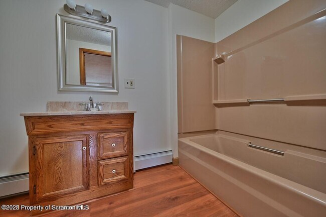 Building Photo - 189 Johnson St