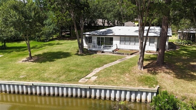 Building Photo - 12305 Pine Oak Dr