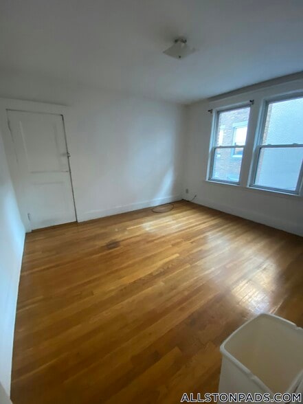 Building Photo - 15 Scottfield Rd