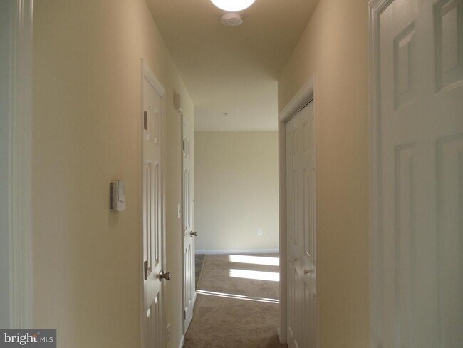 Building Photo - 17972 Wide Bay Way