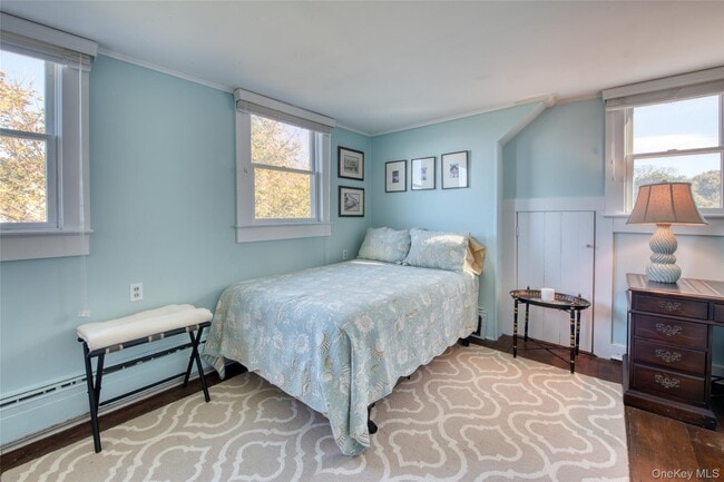 Building Photo - 152 King St