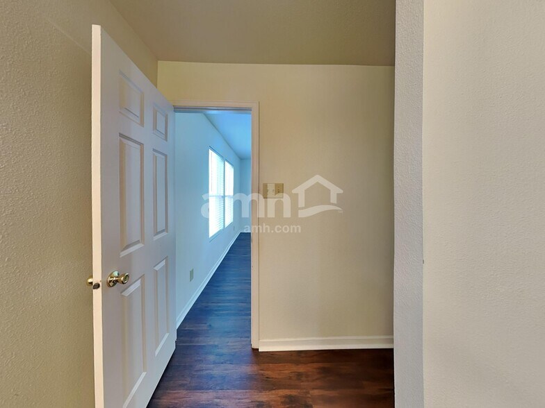Building Photo - 8045 Bach Dr