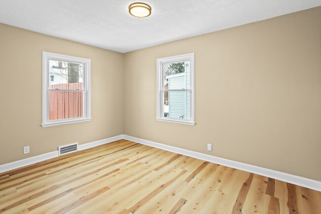 Building Photo - 2128 Windemere Ave