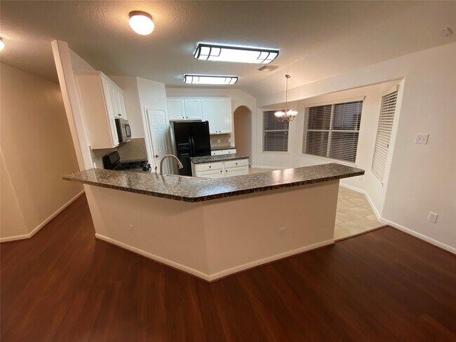 Building Photo - 321 Preston Ln