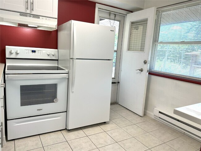 Building Photo - 7571 Hazelcrest Dr