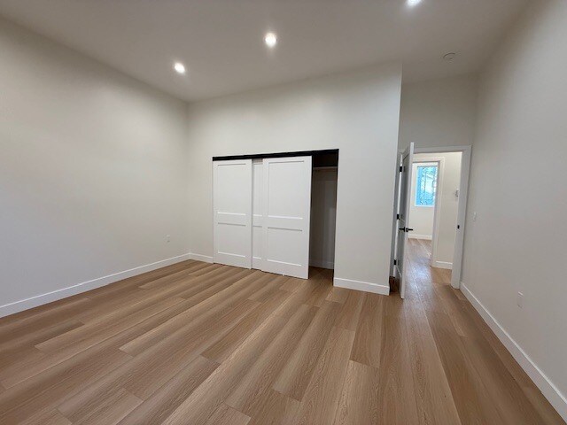 Building Photo - 8636 Aqueduct Ave