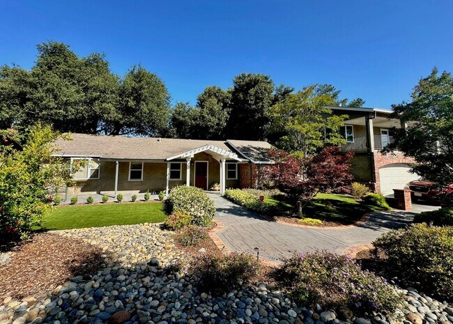Primary Photo - Beautiful 4 Bed 3 Bath Home with Attached ...