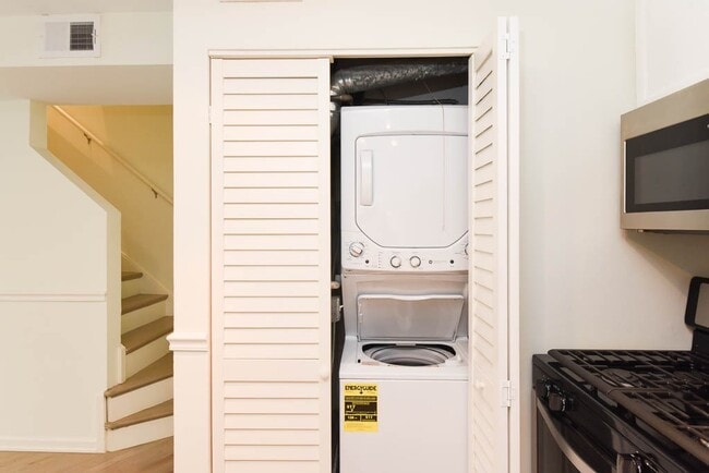 Building Photo - 959 W Grace St