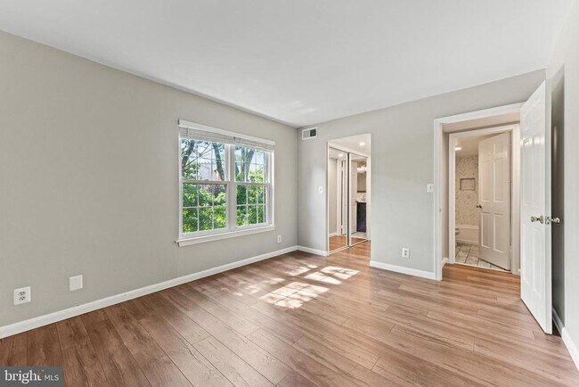 Building Photo - 7621 Provincial Dr