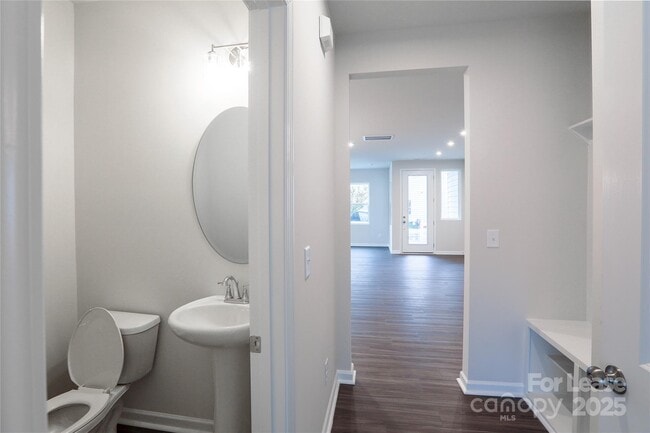 Building Photo - 526 Myrick Aly