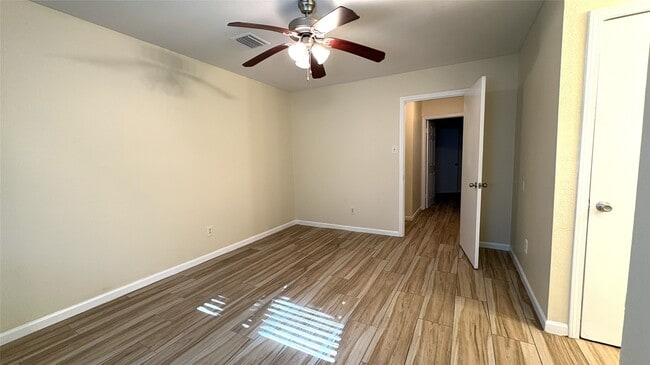 Building Photo - 13631 Greenway Dr