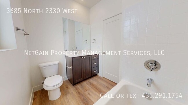 Building Photo - 3685 2330