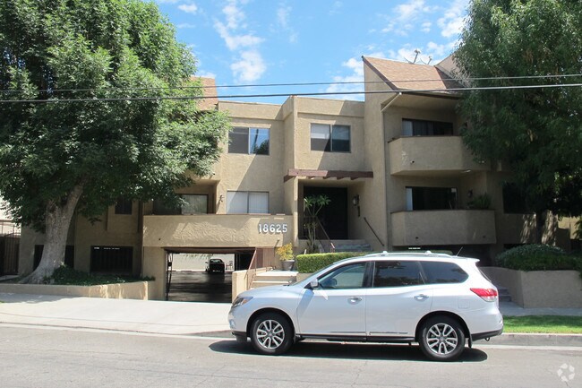 Building Photo - Clark Apartments