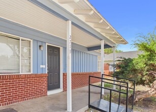 Building Photo - 2713 Duncan Dr