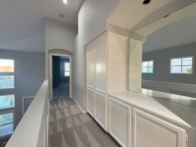 Building Photo - Charming Waterfront Single Family Home in Redwood Shores Available Now!