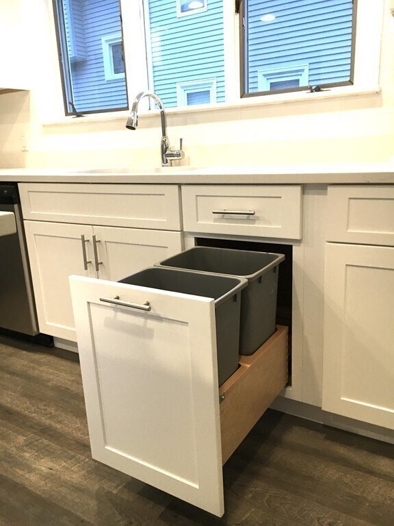 Building Photo - 31 Wellington Rd