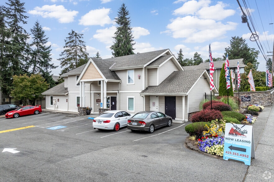 Leasing Office - Bluffs at Evergreen