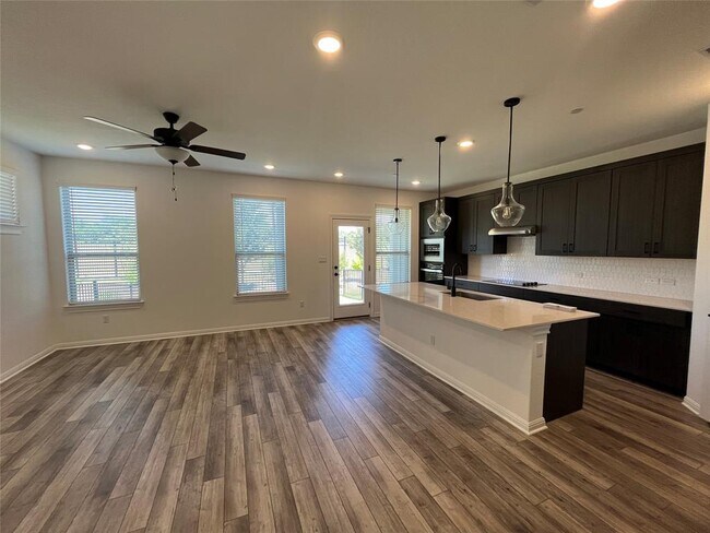 Building Photo - 2725 Woodall Dr