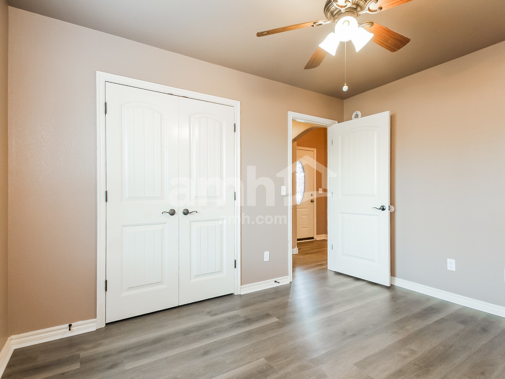 Building Photo - 1628 East Edgewater St S