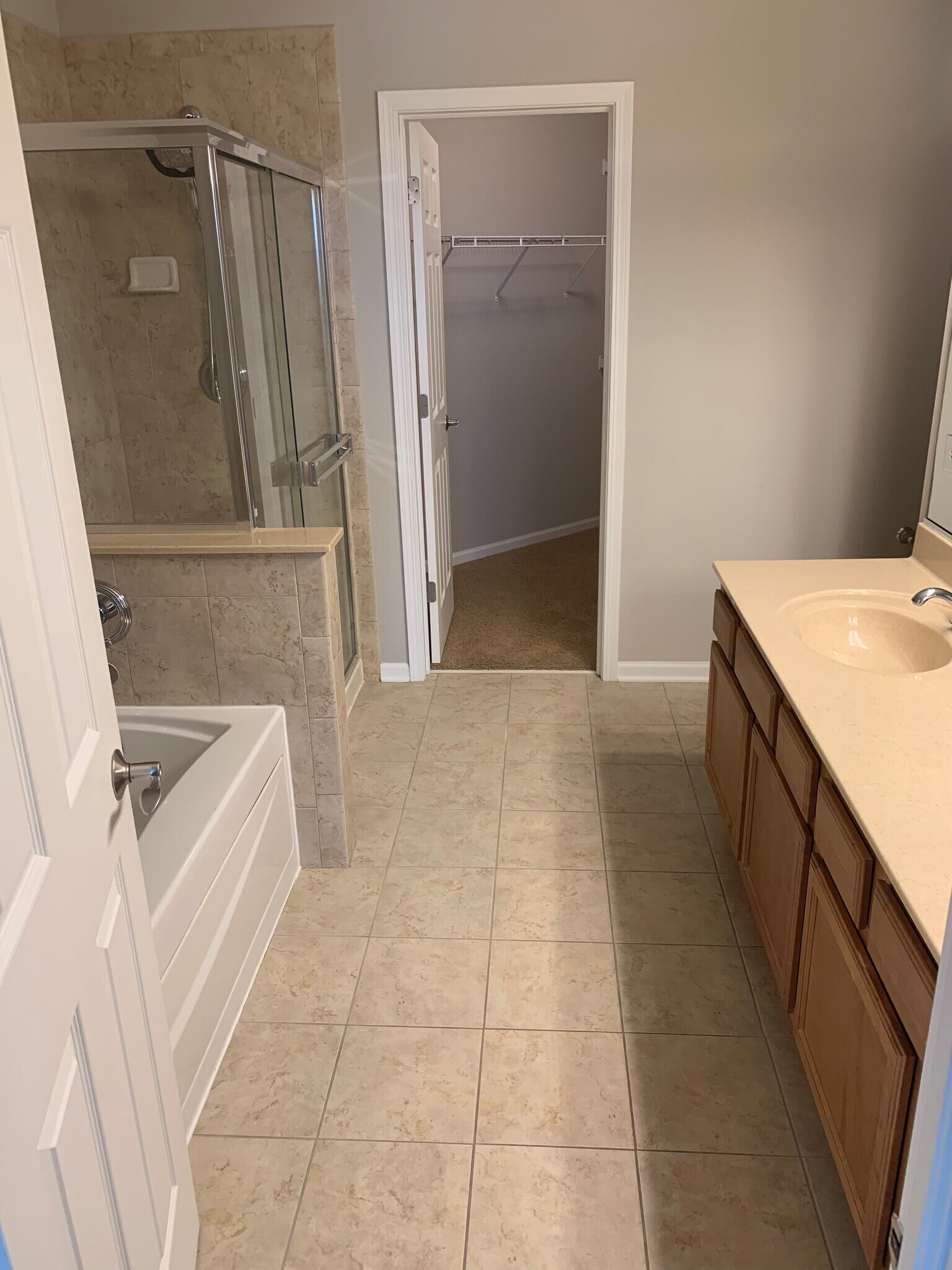Master Bath w/ huge walk in closet - 281 Hickory Lane