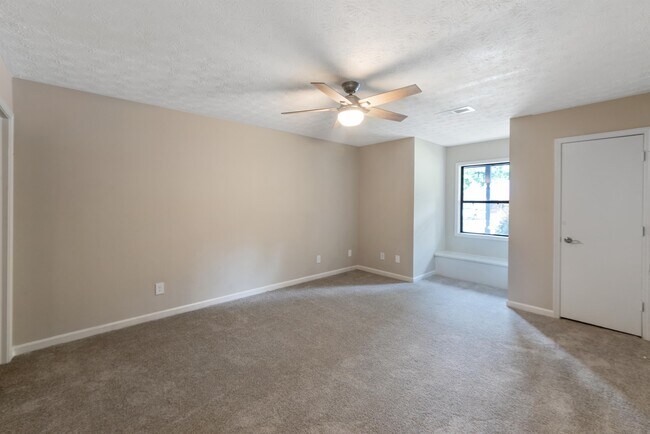 Building Photo - 1121 Brookstone Rd
