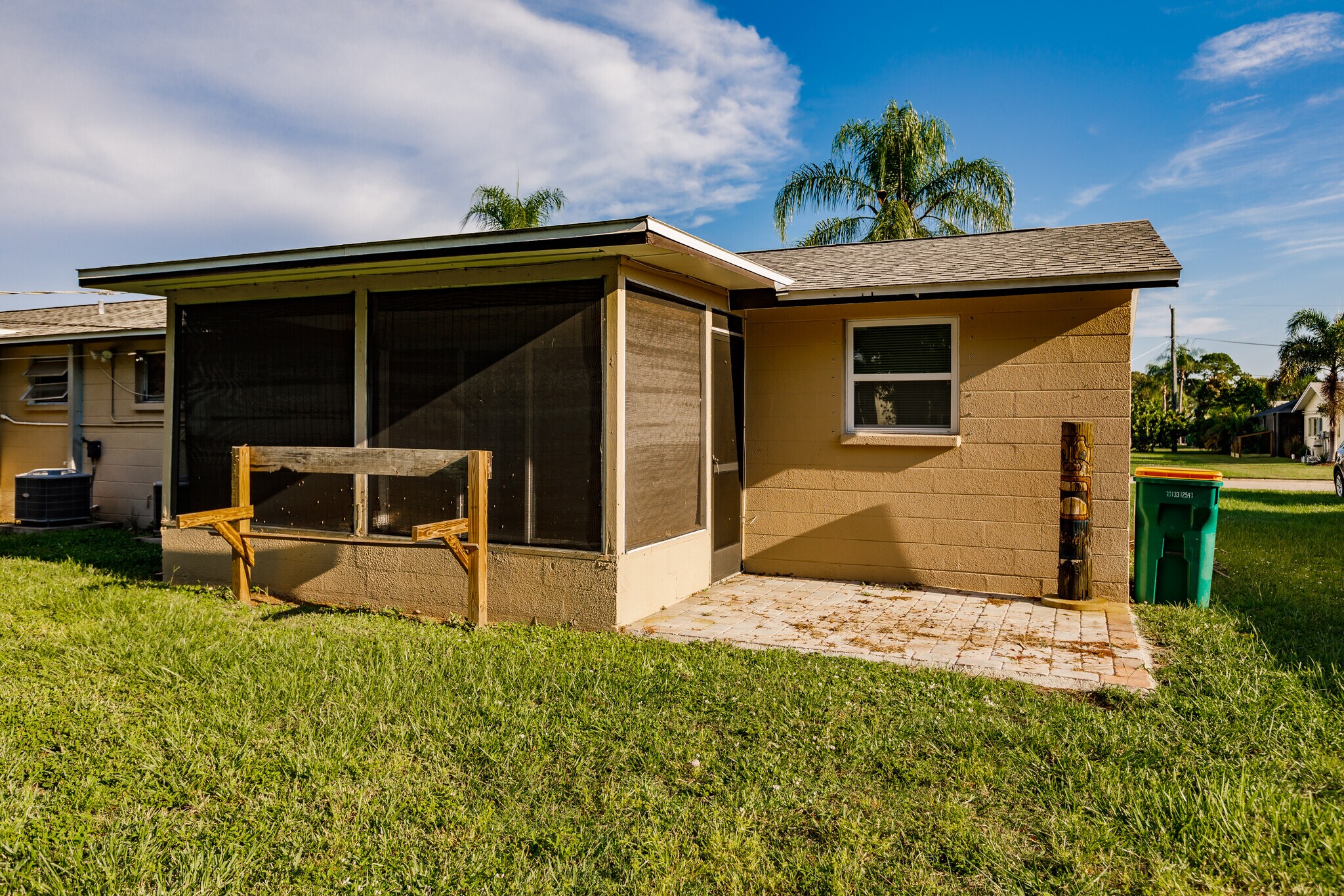 Building Photo - 1611 Florence Ave