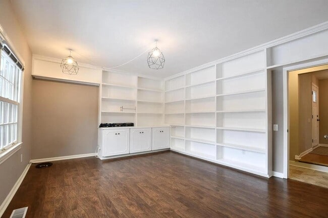 Building Photo - 4576 Wagon Wheel Dr