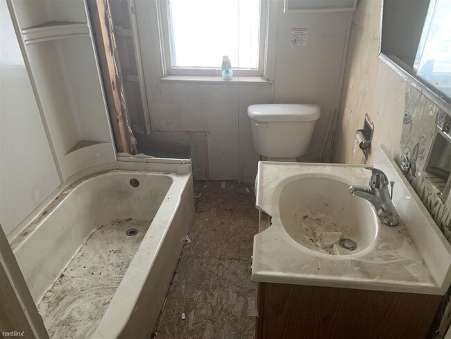 Building Photo - 3 br, 1 bath House - 818 Crawford Avenue
