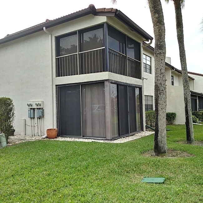 Building Photo - 8045 Eastlake Dr
