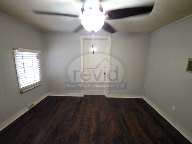 Building Photo - Great 2 Bedroom Apartment in Midtown!
